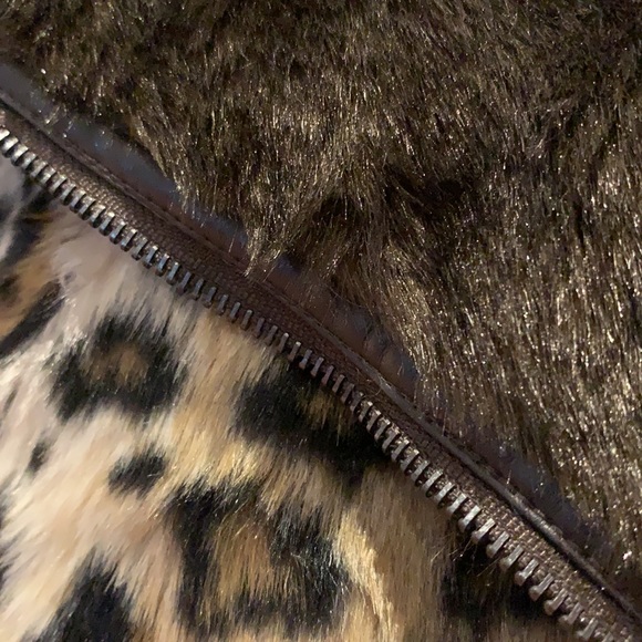 Guess faux fur cheetah print NWOT Size XS - Picture 3 of 5